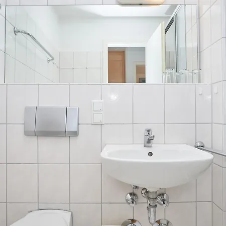 Apartment 647, Seepark *